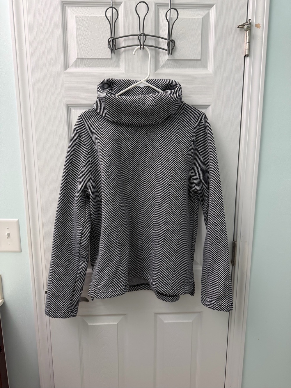 J.Crew Women's Black & White Chevron Funnel Neck  Sweater - size XL